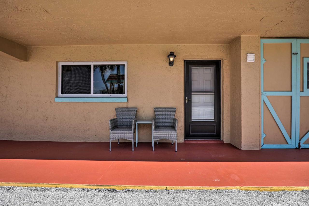 St Augustine Getaway With Porch 1 Block To Beach! Сент-Огастин Экстерьер фото